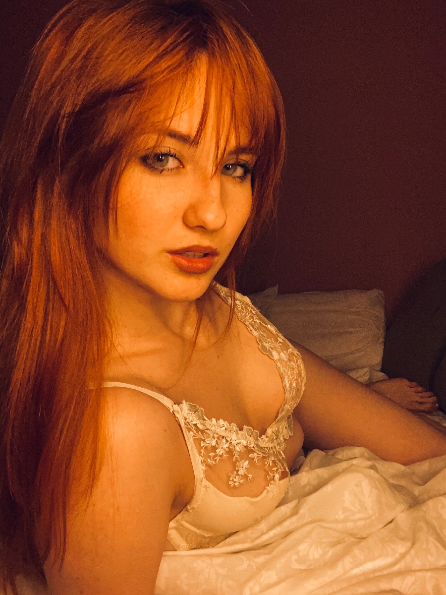 A playful frame from Nata — online in Santiago de los Trainta Caballeros